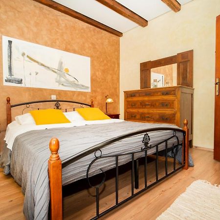 House Luce Villa Krapan Екстериор снимка